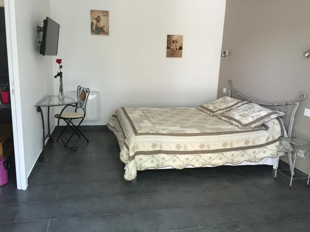 Chambres D'Hotes Le Mas Du Bijou Bleu Puget-sur Argens Exterior foto